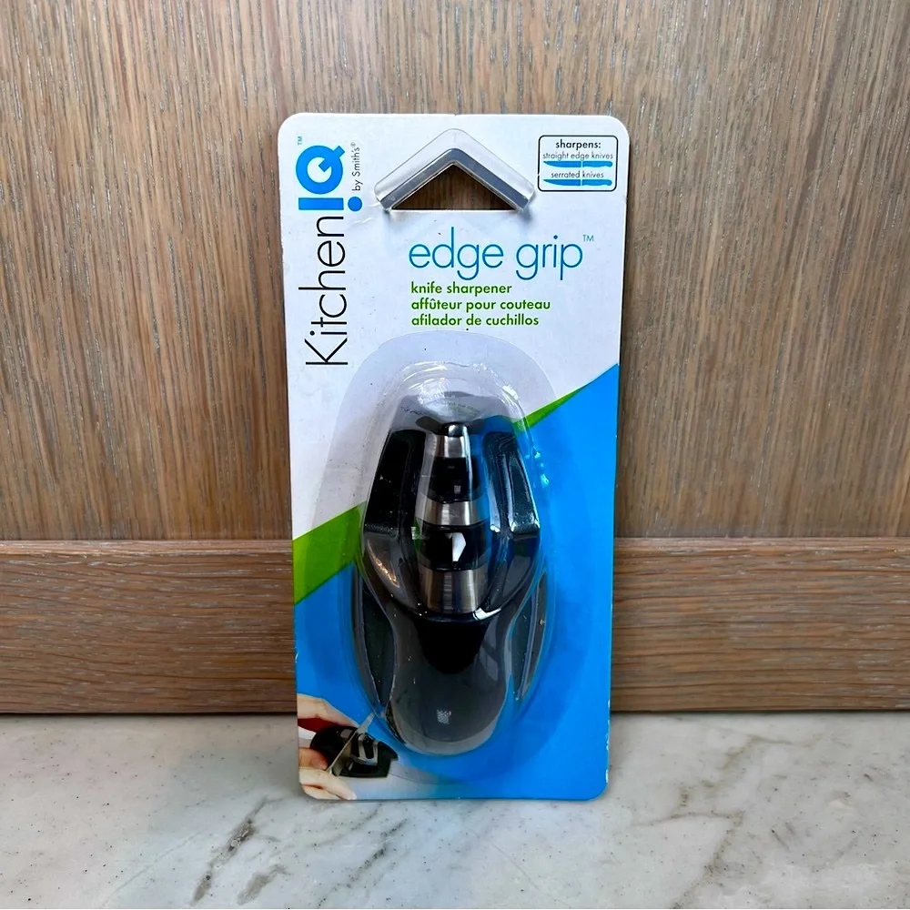 KitchenIQ Compact Knife Sharpener Edge Grip  Kitchen Tool NWT